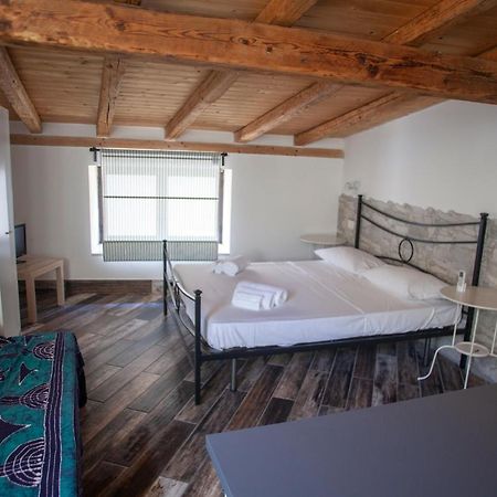 Scuderi House 2 Apartment คาตาเนีย ภายนอก รูปภาพ