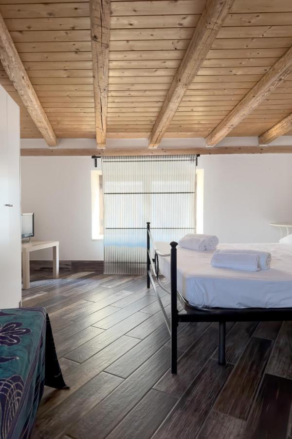 Scuderi House 2 Apartment คาตาเนีย ภายนอก รูปภาพ