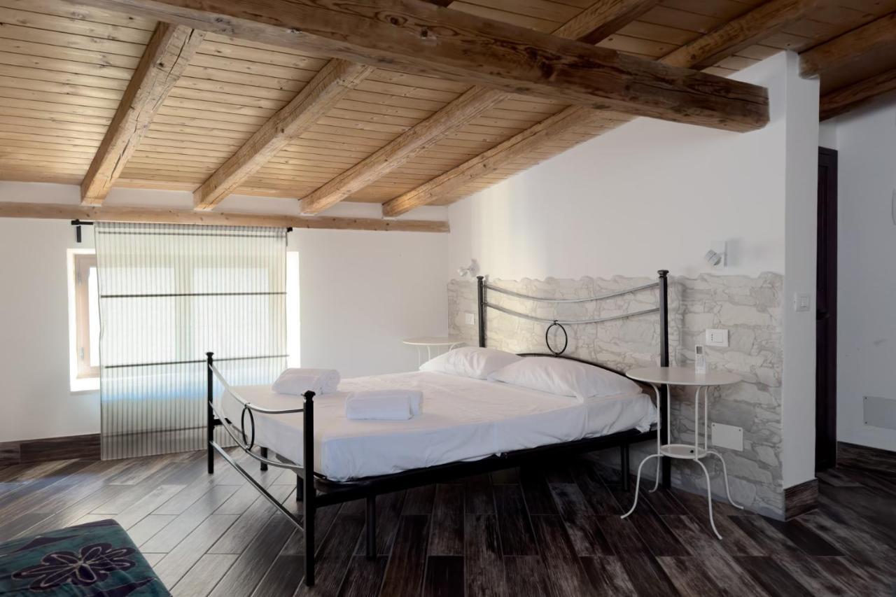 Scuderi House 2 Apartment คาตาเนีย ภายนอก รูปภาพ